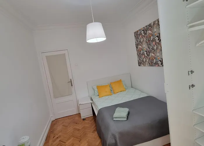 منزل للإقامة Coliving In Center Long-term