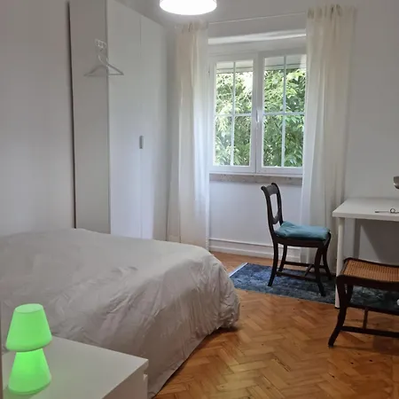 Coliving In Center Long-term Проживание в семье *