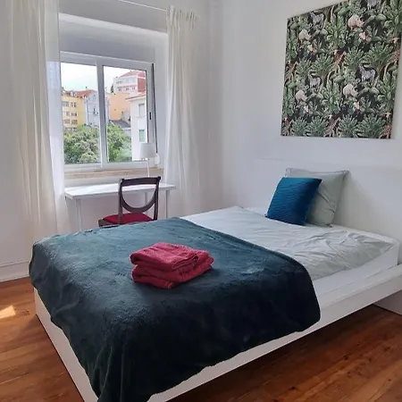 Coliving In Center Long-term Лиссабон